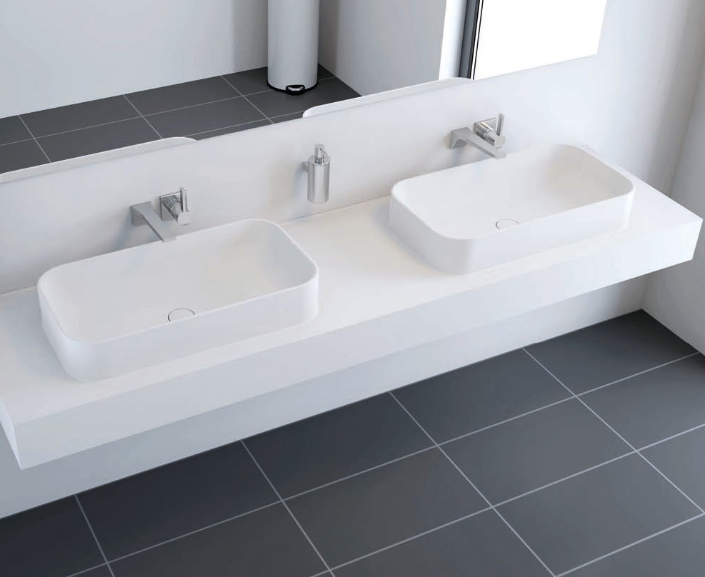 Doppelwaschtisch mit Aufsatzbecken