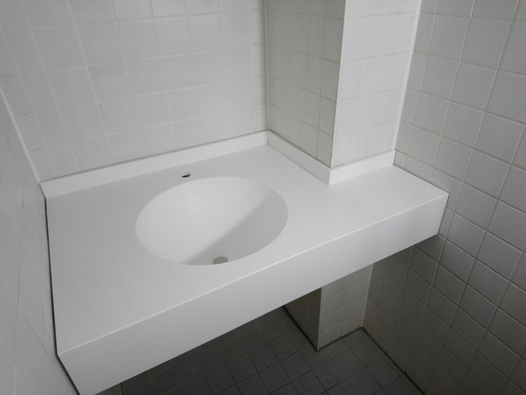 Waschtisch in eine Nische einbauen